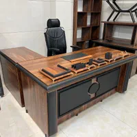 میز مدیریتی اداری مدل کامفورت برند امگا|مبلمان اداری|شیراز, اصلاح‌نژاد|دیوار