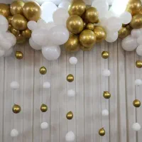 بادکنک آرایی سفیدطلایی