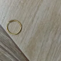 گوشواره ی ساده ی حلقه ی بچه گانه گم کردم