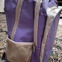 کوله پشتی مدرسه کاملا سالم و تمیز