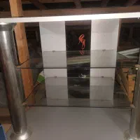 میز تلویزیون به همراه تلویزیون