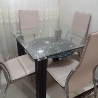 میز ناهار خوری ۴ نفره در حد نو|میز و صندلی غذاخوری|رشت, نخودچر|دیوار