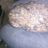 سنگ غیر معمولی نظر بدید لطفا