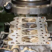خدمات تراشکاری خودرو سر سیلندر تراشی