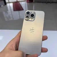 آیفون ۱۵ پرو‌مکس بدون نقطه