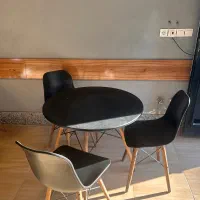 میز و صندلی