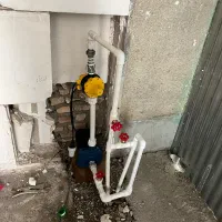 ترکیدگی شیر ترکیدگی لوله آب نصب پمپ خدمات لوله کشی