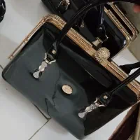 صندلی بچه وکیف زیبا