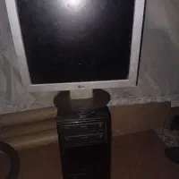 کیس  کامپیوتر و مانیتور  و کیبورد و موسو...