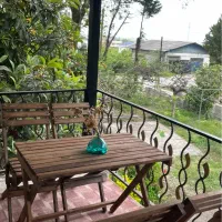 سوئیت-تازه-ساخت-کنار-رودخانه-در-قلعه-گردن