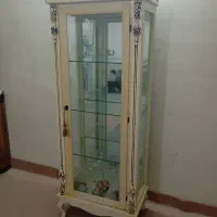 ویترین شیری رنگ