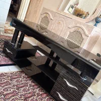 میز تلوزیون شیشه ای تمیز