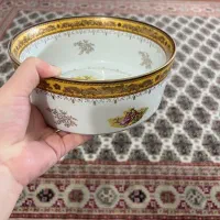 تعدادی ظروف سرامیکی و چینی استفاده نشده
