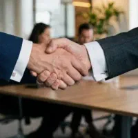 کار با گوشی در منزل
