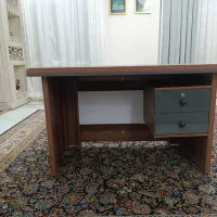 میز تحریر در حد نو