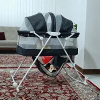گهواره کنار تخت مادر