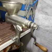 آبمیوه‌گیری دستی عتیقه آهنی(چدنی)