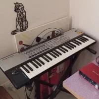 میدی کنترلر و لانچ پد NOVATION