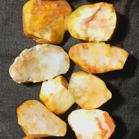 تعدادی سنگ