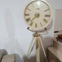 ساعت ایستاده