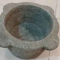 هاون بزرگ قدیمی سنگی