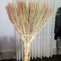 جارو دستی بزرگ و محکم دارم فقط ۸۵ تومن