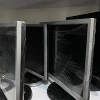 مانیتور ۱۷ اینچ تمیز|قطعات و لوازم جانبی رایانه|شیراز, آزادگان|دیوار