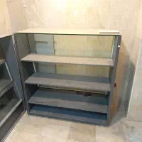 دو عدد ویترین شیشه ای