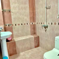مبله صدرا دو خواب لوکس پارکینگ دار|اجارهٔ کوتاه‌مدت آپارتمان و سوئیت|شیراز, شهرک گلستان|دیوار