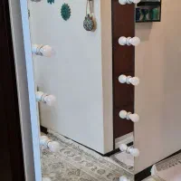 آینه لامپ دار کاملا نو