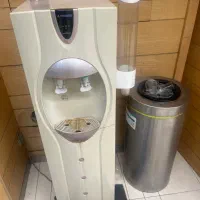 آب سرد کن به همراه سطل زباله