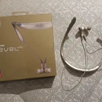 2 عدد هنذفری به همراه شارژر وایرلس