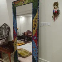 آینه قدی و میز