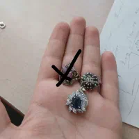 دو عدد انگشتر و اویز جواهر