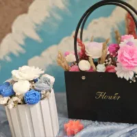 انواع باکس گل و گیفت با شمع