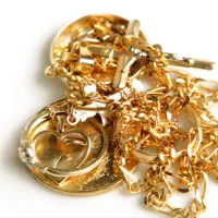 ۶۵ گرم طلا پایه و۱۰۰