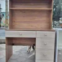 میز تحریر . کتابخانه . رنگ و طرح دلخواه