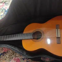 گیتار یاماها CS40