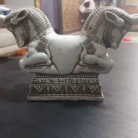 مجسمه منشور کوروش