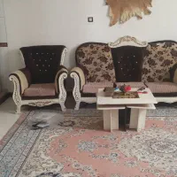 یک سری مبل ۷ نفره به همراه جلو مبلی وچهار تا عسلی