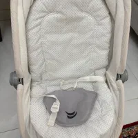 گهواره یا تخت کنار مادر نوزادی