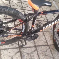 دوچرخهه|دوچرخه، اسکیت، اسکوتر|آشخانه, |دیوار