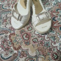 صندل در حد نو