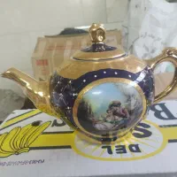 قوری سرمه ای