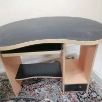 میز کامپیوتر چوبی سالم