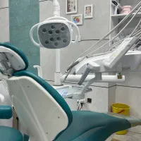 خدمات عصب کشی و ترمیم و جراحی دندان