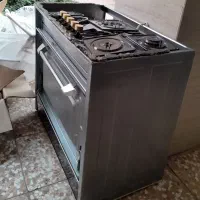 یک عدد اجاق گاز طرح فر5شله در حد نو