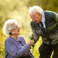 مراقب خانم برای سالمند پوشکی۲۴ ساعته