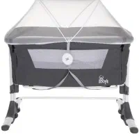 تخت کنار مادر