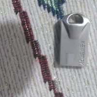 فلش ۶۴گیگ